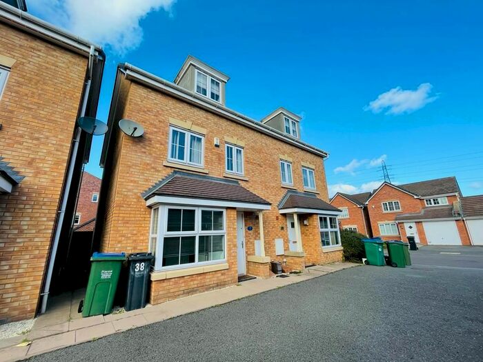4 Bedroom Semi-Detached House To Rent In Bagnalls Wharf, Wednesbury, WS10