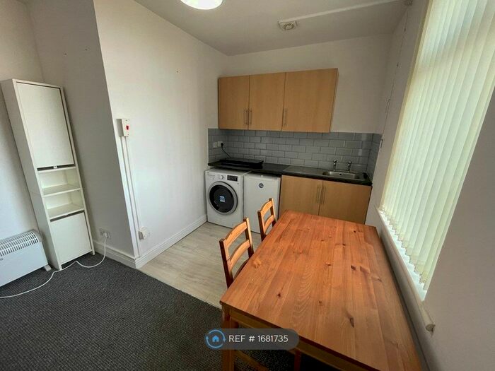 Studio To Rent In Sheffield Road, Barnsley, S70