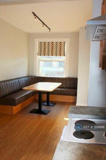 5 Bedroom Flat To Rent In Hawks Road, Kingston Upon Thames, KT1