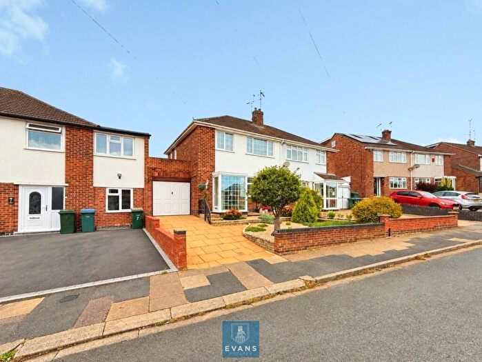 3 Bedroom Semi-Detached House For Sale In Malmesbury Road, Whitmore Park, Coventry, CV6
