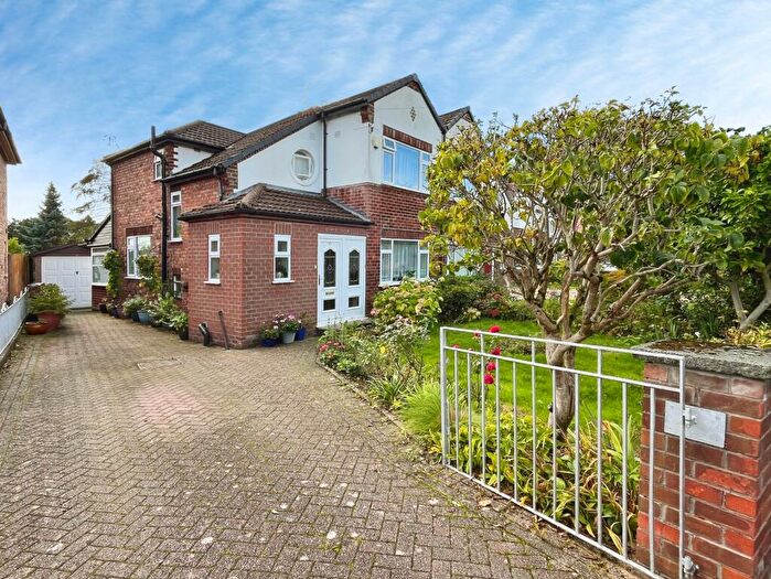 3 Bedroom Semi-Detached House For Sale In Harefield Drive, Didsbury, Manchester, M20