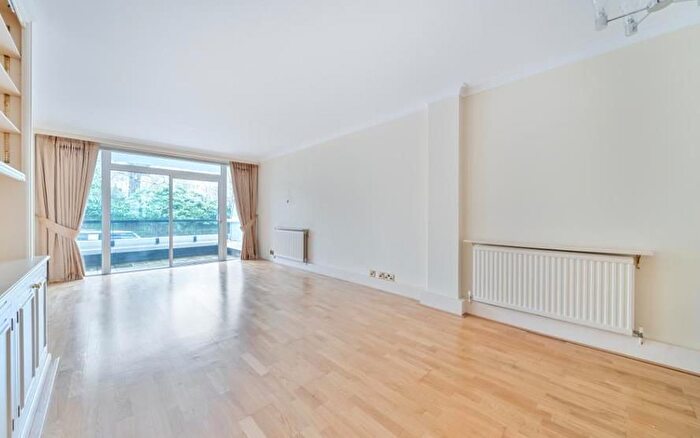 2 Bedroom Flat To Rent In Grove End Road, St John's Wood, London, NW8