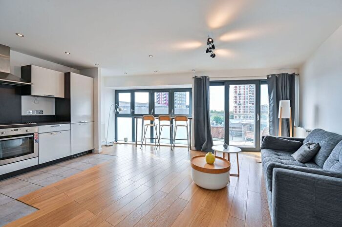 2 Bedroom Flat For Sale In Surrey Quays Road, Canada Water, London, SE16