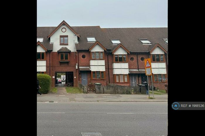 2 Bedroom Flat To Rent In Stephenson Way, Corby, NN17