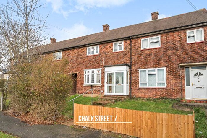 3 Bedroom Terraced House For Sale In Redcar Road, Romford, RM3