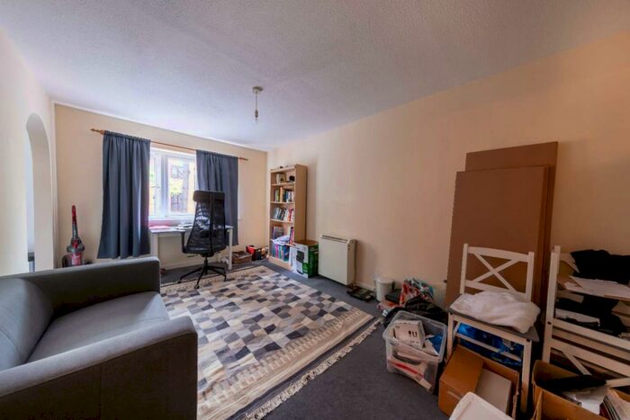 1 Bedroom Flat To Rent In Brunswick Quays, Surrey Quays, London, SE16