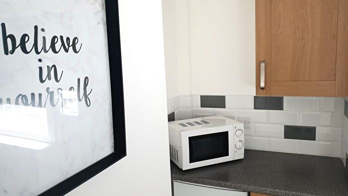 Studio To Rent In Intown, Walsall, WS1