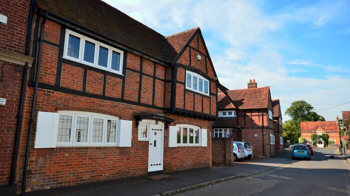 4 Bedroom Semi-Detached House To Rent In Church Street, Burnham, Slough, SL1
