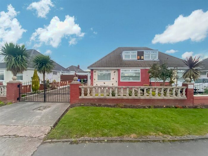 3 Bedroom Bungalow For Sale In Halebank Road, Widnes WA8