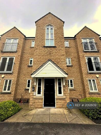 2 Bedroom Flat To Rent In Airedale Place, Baildon, Shipley, BD17