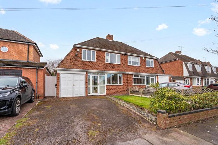 3 Bedroom Semi Detached House For Sale In Willow Road, Solihull, B91
