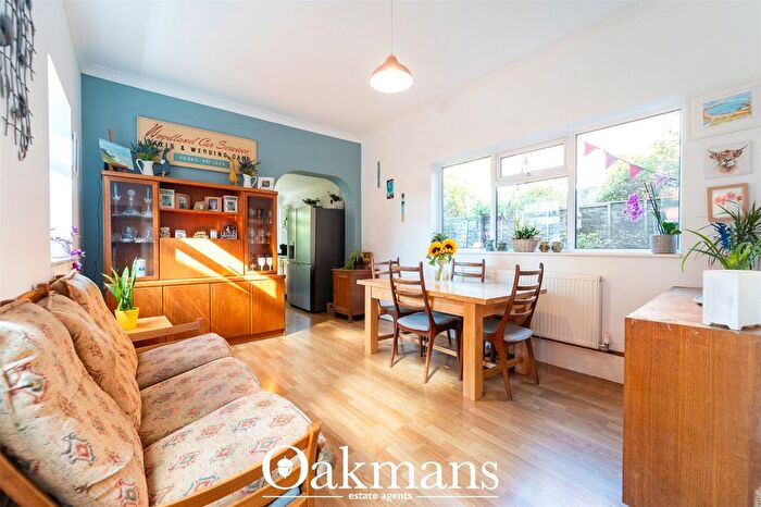 5 Bedroom Semi-detached House For Sale In Woodland Road, Northfield, Birmingham, B31