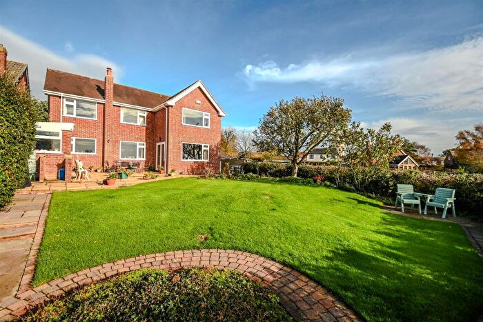 3 Bedroom Detached House For Sale In Little Gables, Church Lane, Hanbury, DE13