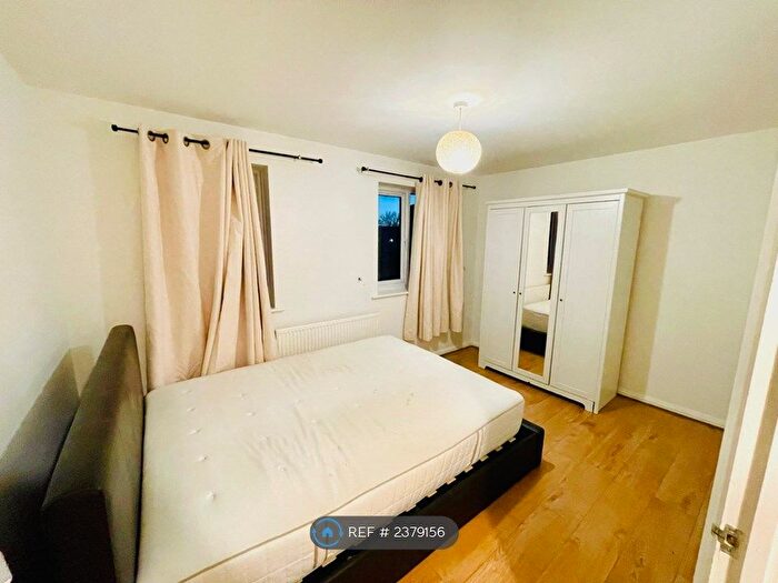 1 Bedroom Flat To Rent In Witts House, Kingston Upon Thames, KT1