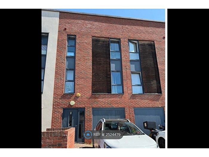 4 Bedroom Terraced House To Rent In Campus Avenue, Dagenham, RM8