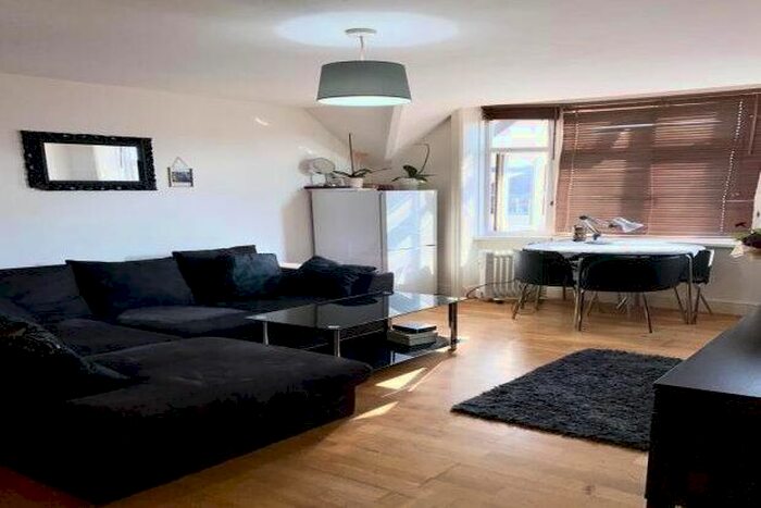 1 Bedroom Flat To Rent In High Street, Tonbridge, TN9