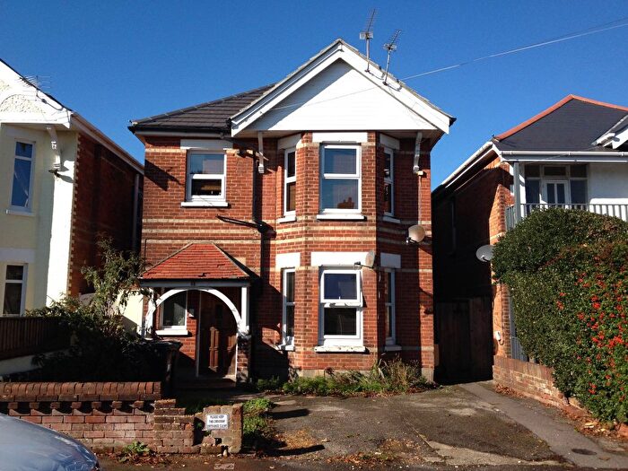 1 Bedroom Flat For Sale In Edgehill Road, Winton, BH9