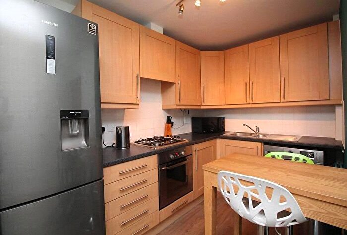 2 Bedroom Apartment To Rent In Romford Road, Forest Gate, London, E7