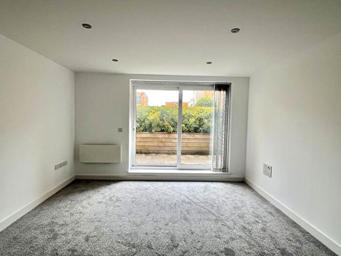 1 Bedroom Flat To Rent In Drake Way, Reading, RG2