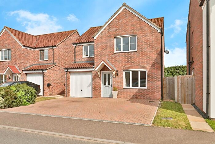 4 Bedroom Detached House For Sale In Memorial Way, Lingwood, Norwich, NR13