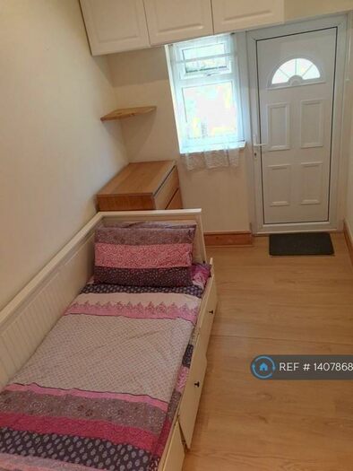 Studio To Rent In Neeld Crescent, London, NW4