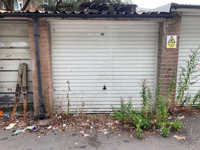 Garage / Parking To Rent In Boreham Holt, Elstree, Borehamwood, WD6