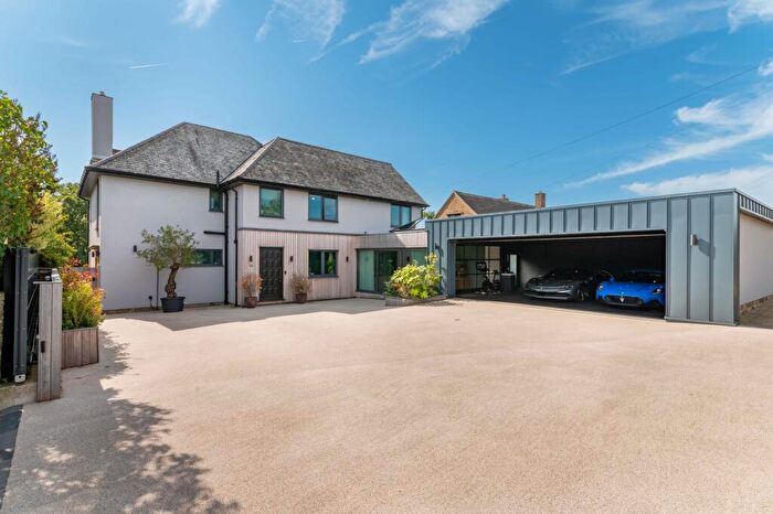 4 Bedroom Detached House For Sale In Woodlands, Broomfield Lane, Stocksbridge, S36