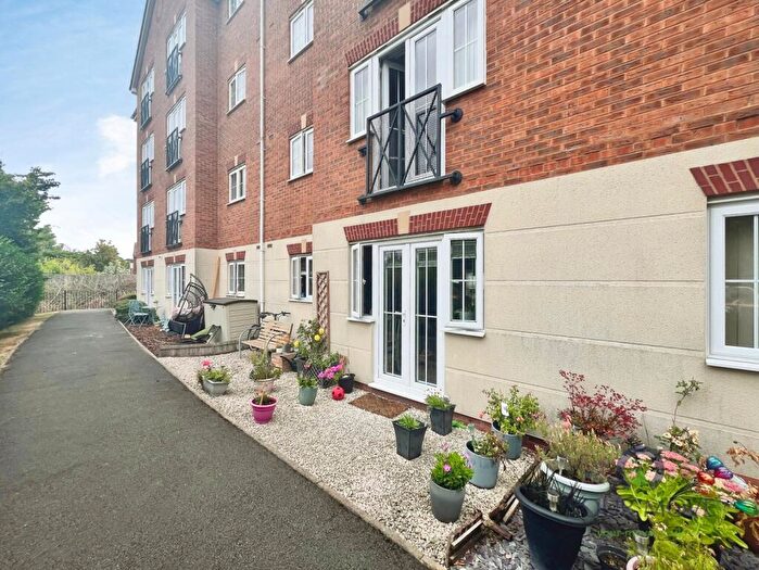 2 Bedroom Flat For Sale In Quayside Walk, Netherton, West Midlands, DY2