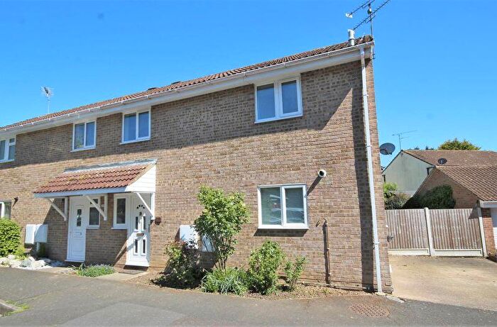 3 Bedroom Semi Detached House For Sale In Rowhedge, Hutton, Brentwood, CM13