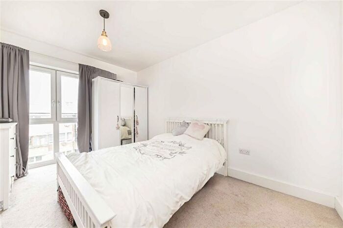 3 Bedroom Flat To Rent In Coopers Road, Bermondsey, SE1