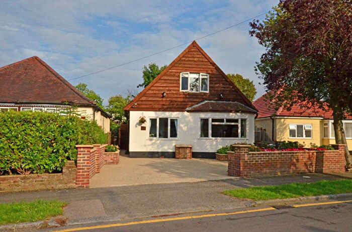 4 Bedroom Detached House For Sale In Downs Avenue, Pinner, HA5