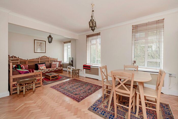 3 Bedroom Flat To Rent In Chelsea Manor Court, Chelsea Manor Street, SW3