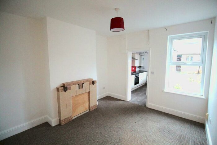 2 Bedroom House To Rent In Peel Street High Street, Lincoln, Lincolnshire, LN5