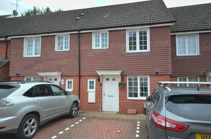 3 Bedroom Semi-Detached House To Rent In Wayside, Winnersh, Wokingham, RG41