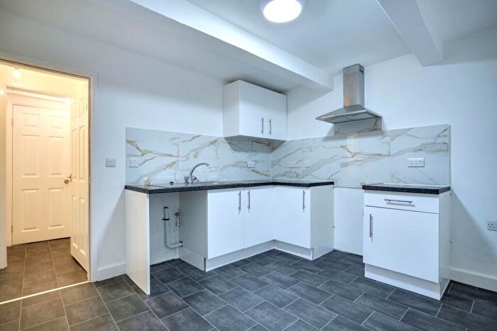 1 Bedroom Apartment To Rent In Thornhill Place, Maidstone, ME14