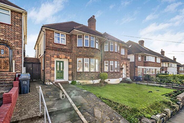 3 Bedroom Semi Detached House For Sale In Christian Fields, London, SW16