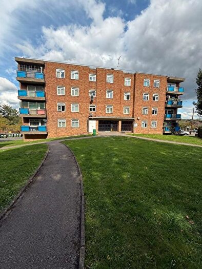 1 Bedroom Flat For Sale In Flat, The Homestead, London, N11