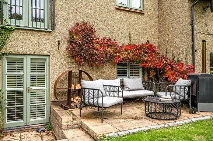 2 Bedroom Apartment For Sale In Reading Road, Arborfield, Reading, Berkshire, RG2