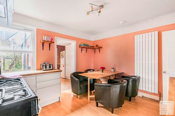 3 Bedroom End Of Terrace House To Rent In Guildford Park Road, Guildford, GU2