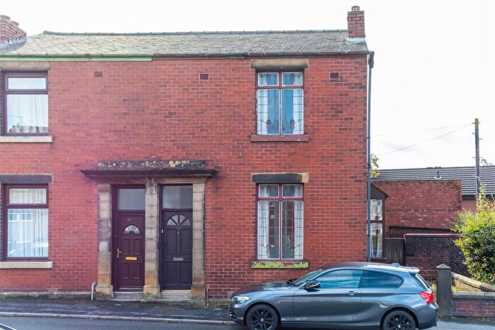3 Bedroom Semi-Detached House For Sale In Lyons Lane, Chorley, PR6