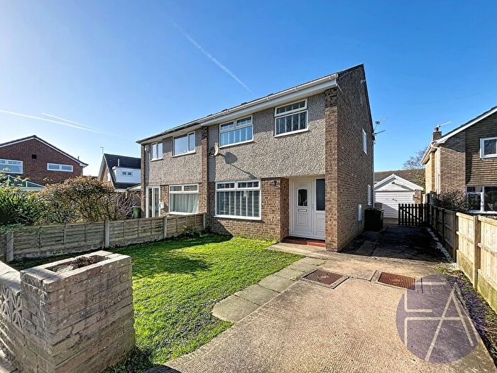 3 Bedroom Semi Detached House For Sale In Helston Close, Southport, Merseyside, PR9
