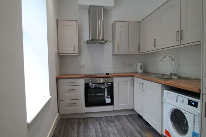 2 Bedroom Flat To Rent In Flat Garland Place, Dundee, DD3