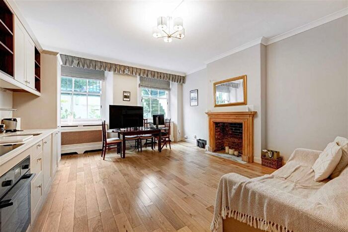 1 Bedroom Flat To Rent In Queen's Gate Gardens, London, SW7