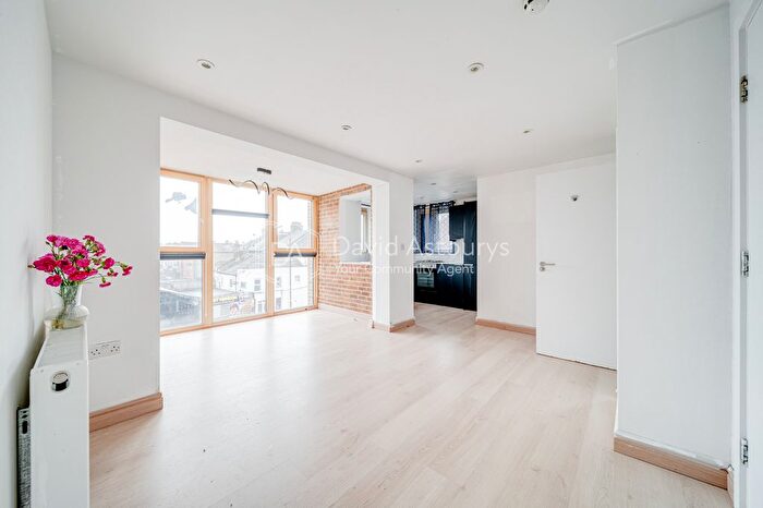 2 Bedroom Flat To Rent In Station Road, Hendon, London, NW4