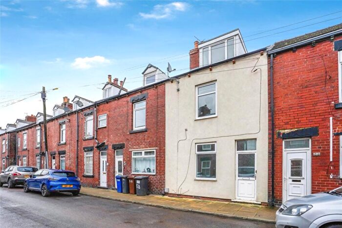 3 Bedroom Terraced House To Rent In Milgate Street, Royston, Barnlsey, S71