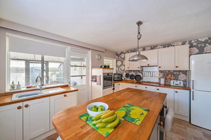 2 Bedroom Cottage For Sale In St Thomas Street, Wells, BA5