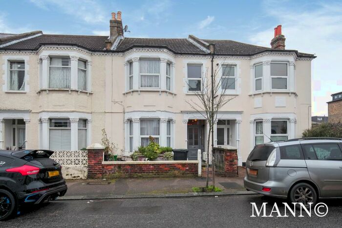 1 Bedroom Flat To Rent In Knighton Park Road, Syenham, **Zero Deposit Available On This Property**, SE26