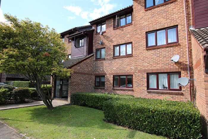 2 Bedroom Flat For Sale In Newbridge Close, Broadbridge Heath, RH12