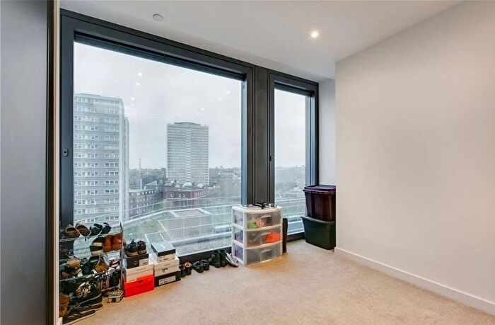 2 Bedroom Flat To Rent In Chronicle Tower, B City Road, London, EC1V
