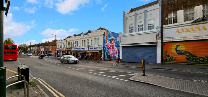 4 Bedroom Flat To Rent In Ealing Road, Wembley, Greater London, HA0